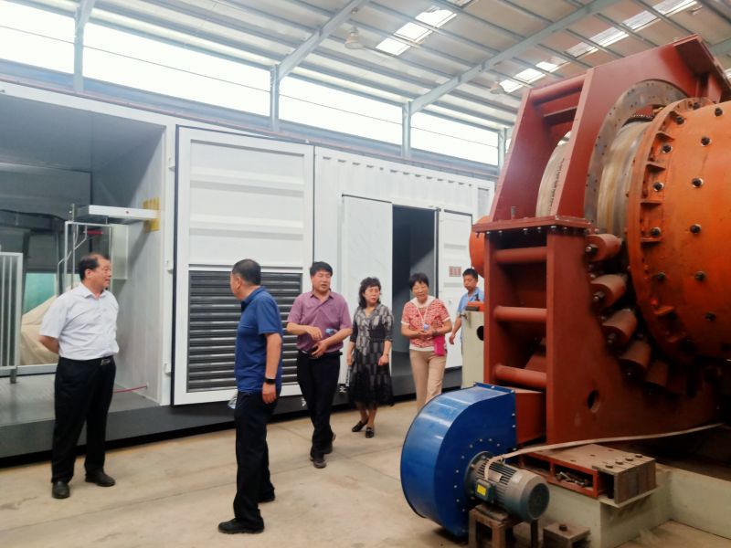 領導（dǎo）來（lái）公司（sī）參觀