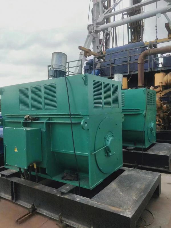 兩台630kw變頻電機（jī）配變頻櫃（guì），鑽井現場並機