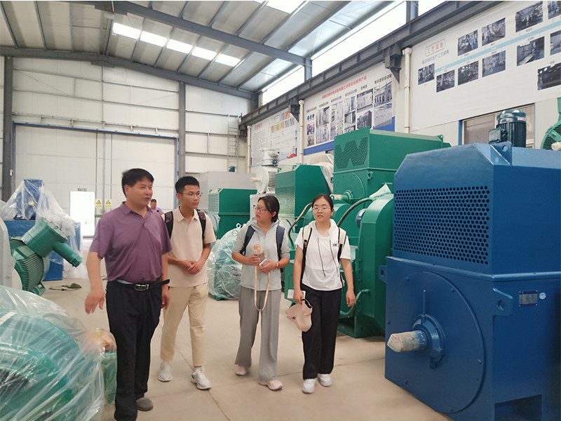 河師（shī）大（dà）的學生來公司參觀