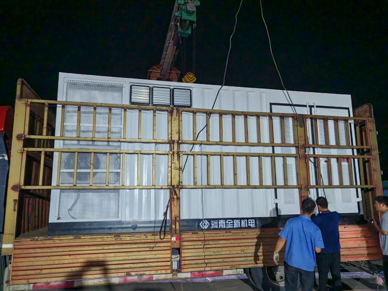 大晚上加班給（gěi）客戶發一台1600kva箱變